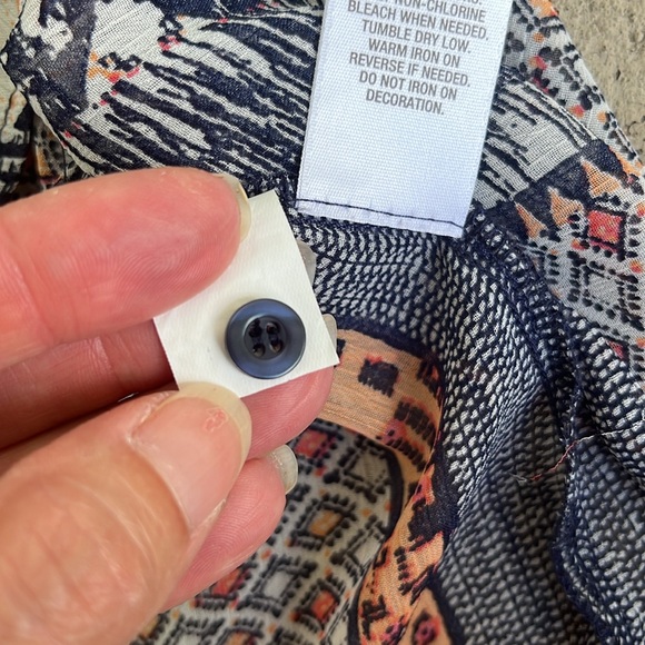 Like new Dress Barn embroidered sheer sleeveless top - Picture 10 of 12